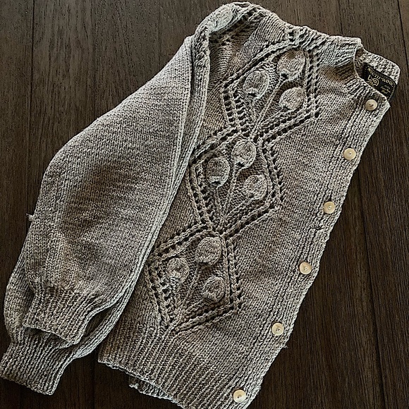 SOUTH WOOL Sweaters - NWOT/NBI🌺South Wool Handmade Vintage gray button up pure wool cardigan sweater